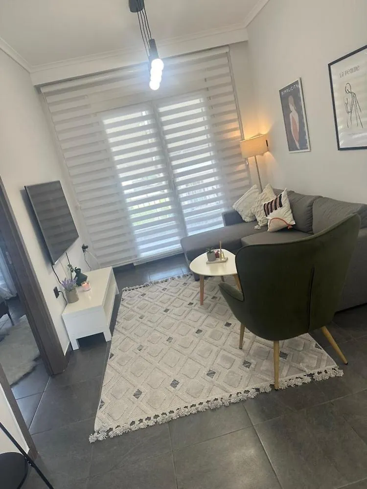 Apartment M Peraía اليونان